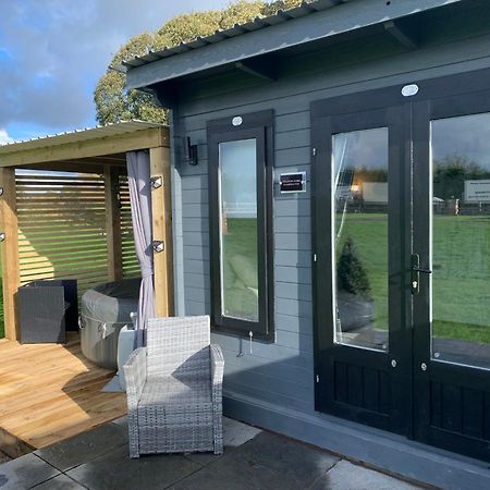 Dolafon Farm Luxury Glamping Cabin With Hot Tub St Asaph Buitenkant foto