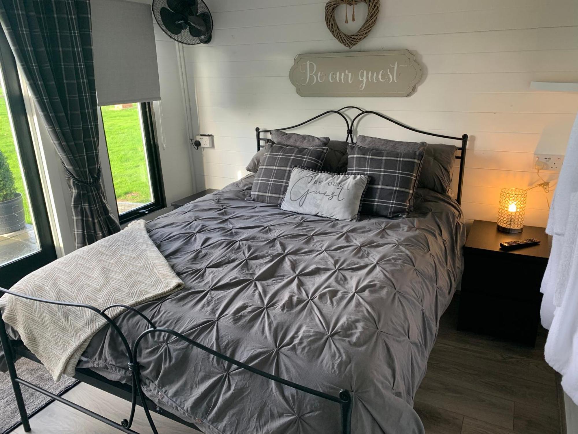 Dolafon Farm Luxury Glamping Cabin With Hot Tub St Asaph Buitenkant foto